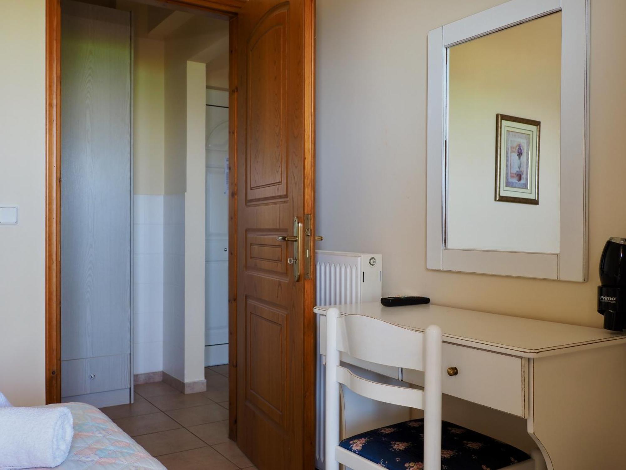 Iliopetro Apartment Monemvasía Екстериор снимка
